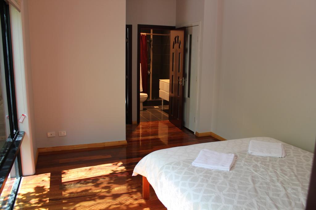 Large House At Palladium Boullevard * Gold Coast